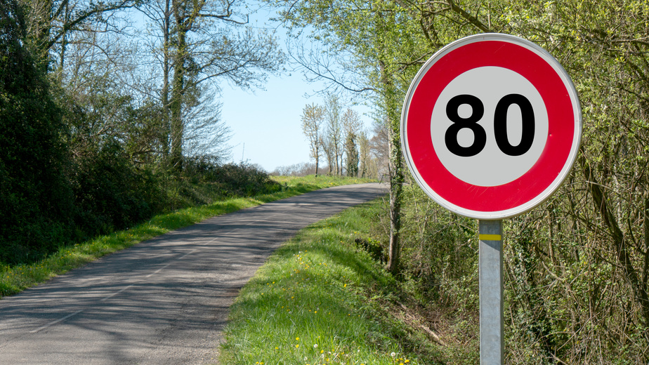 Nuevos límites de velocidad en carreteras convencionales, con el objetivo de reducir la siniestralidad